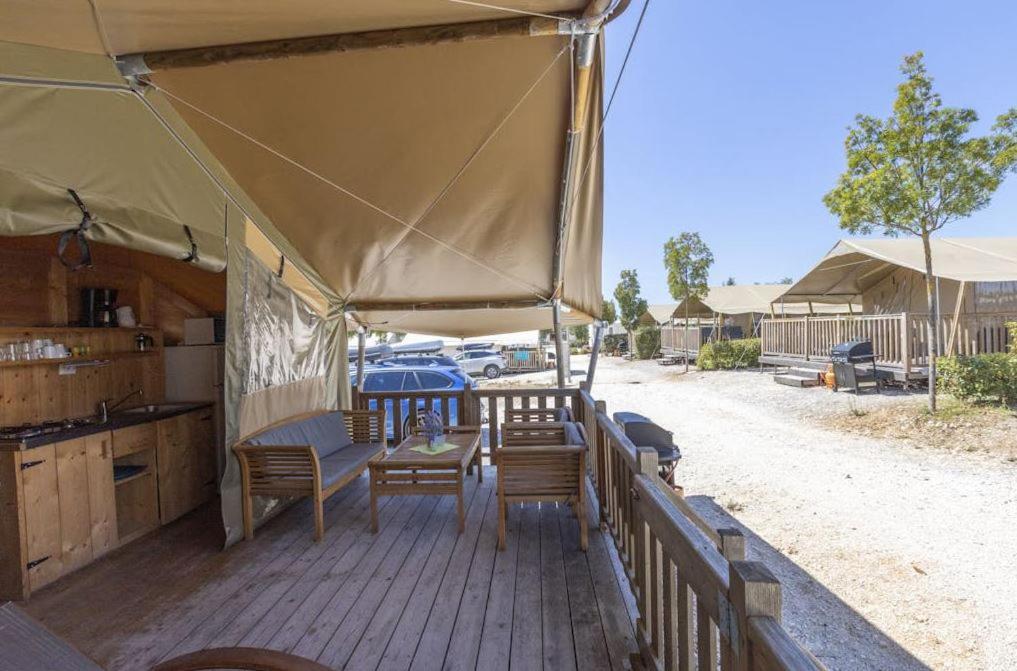 Easyatent Safari Tent Lanterna Červar-Porat Стая снимка